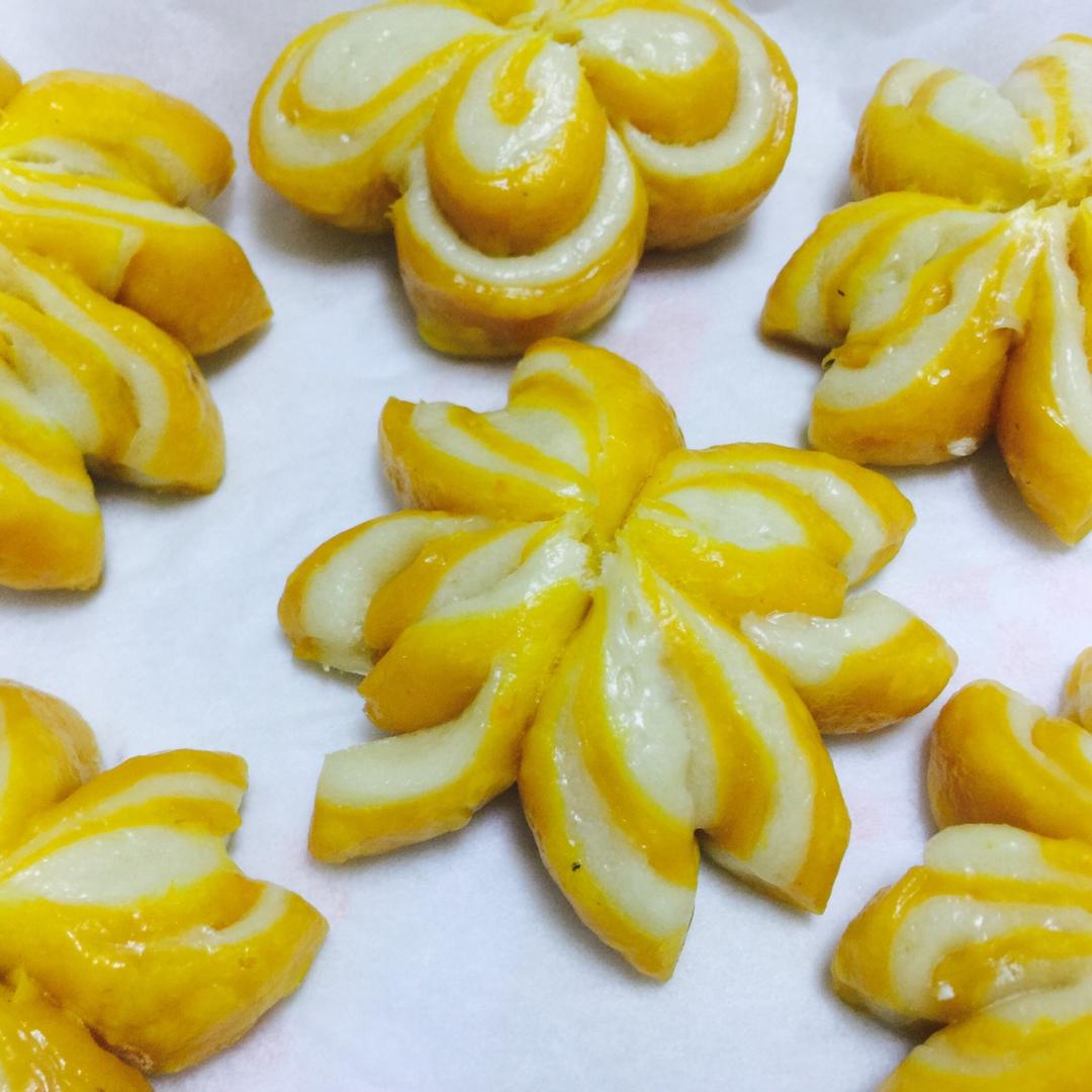 南瓜双色花卷