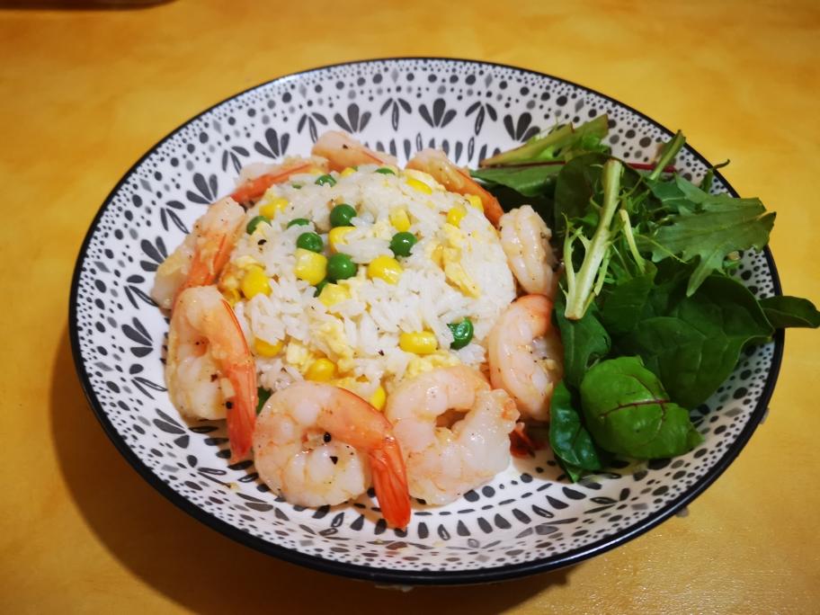 超级香的蒜蓉虾仁蛋炒饭（附快速切蒜蓉的方法）/ Prawn & Garlic Egg Fried Rice的做法