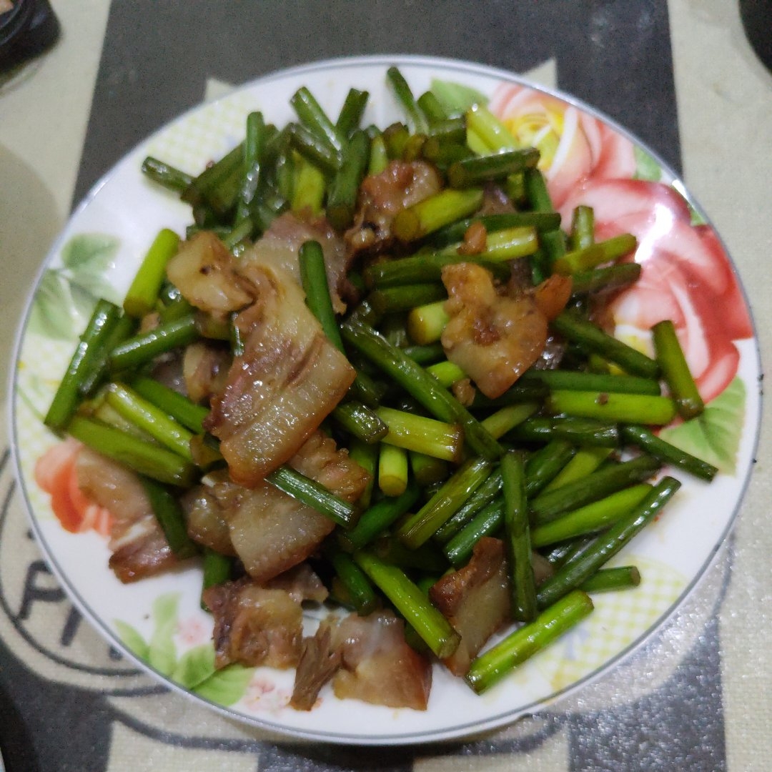 蒜苔炒猪头肉