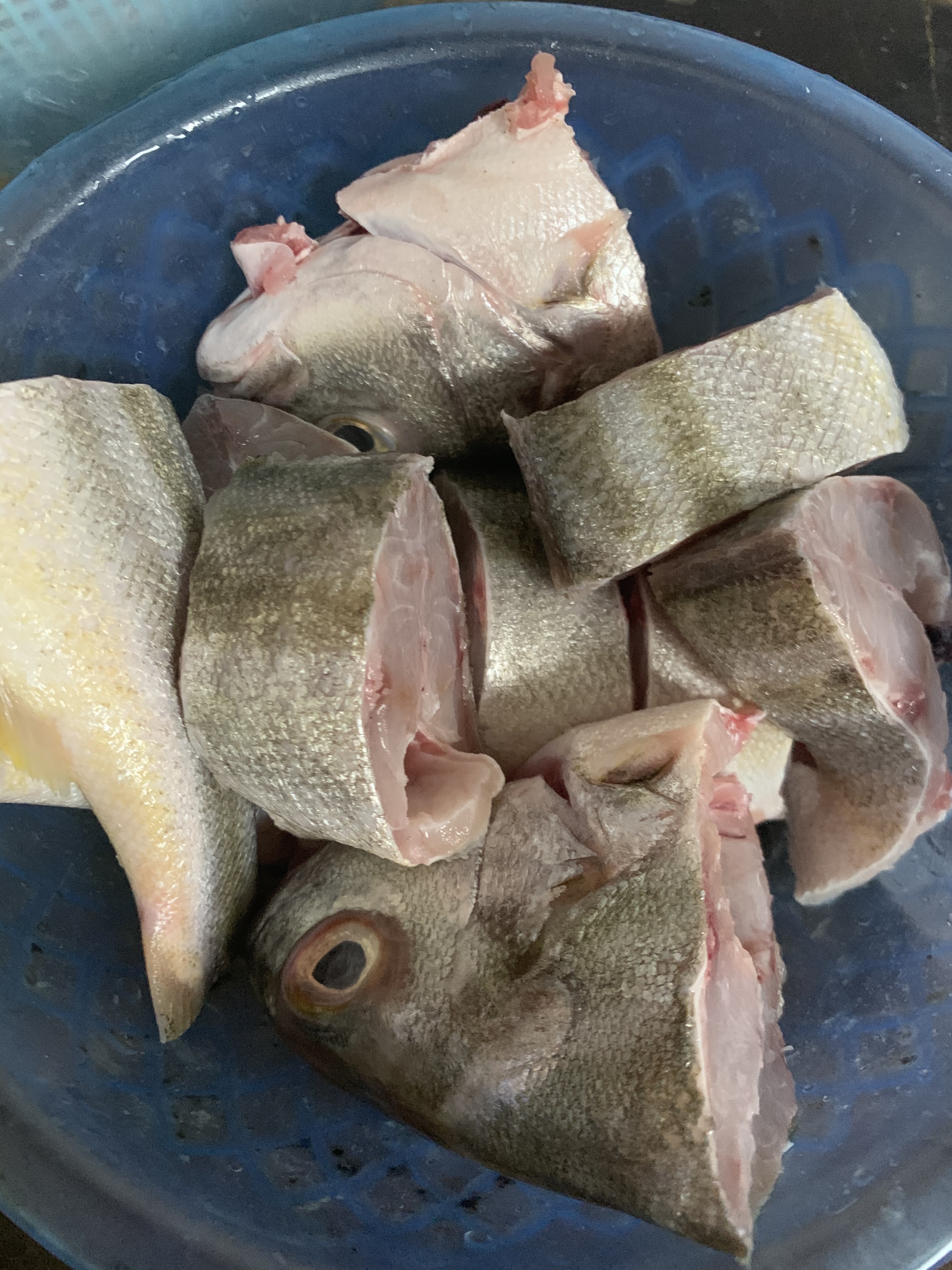 酸菜焖鱼的做法 步骤1