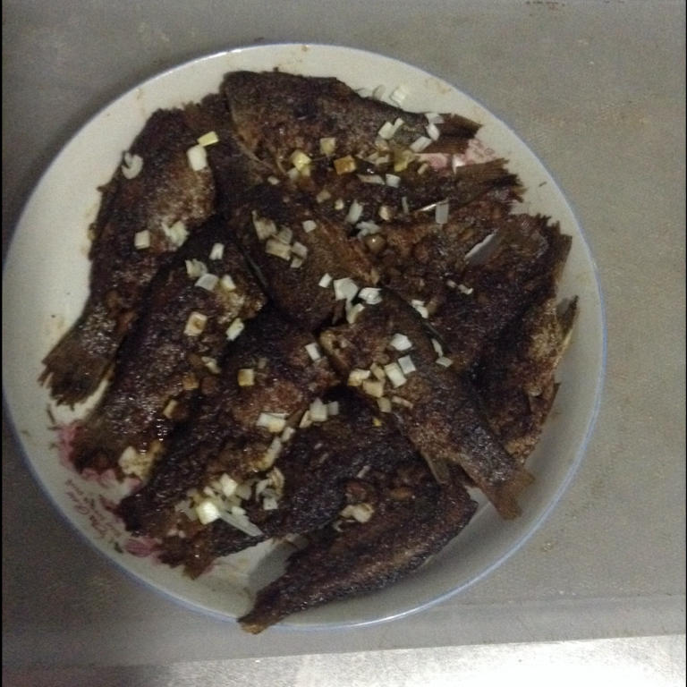 孜然香酥小鲫鱼