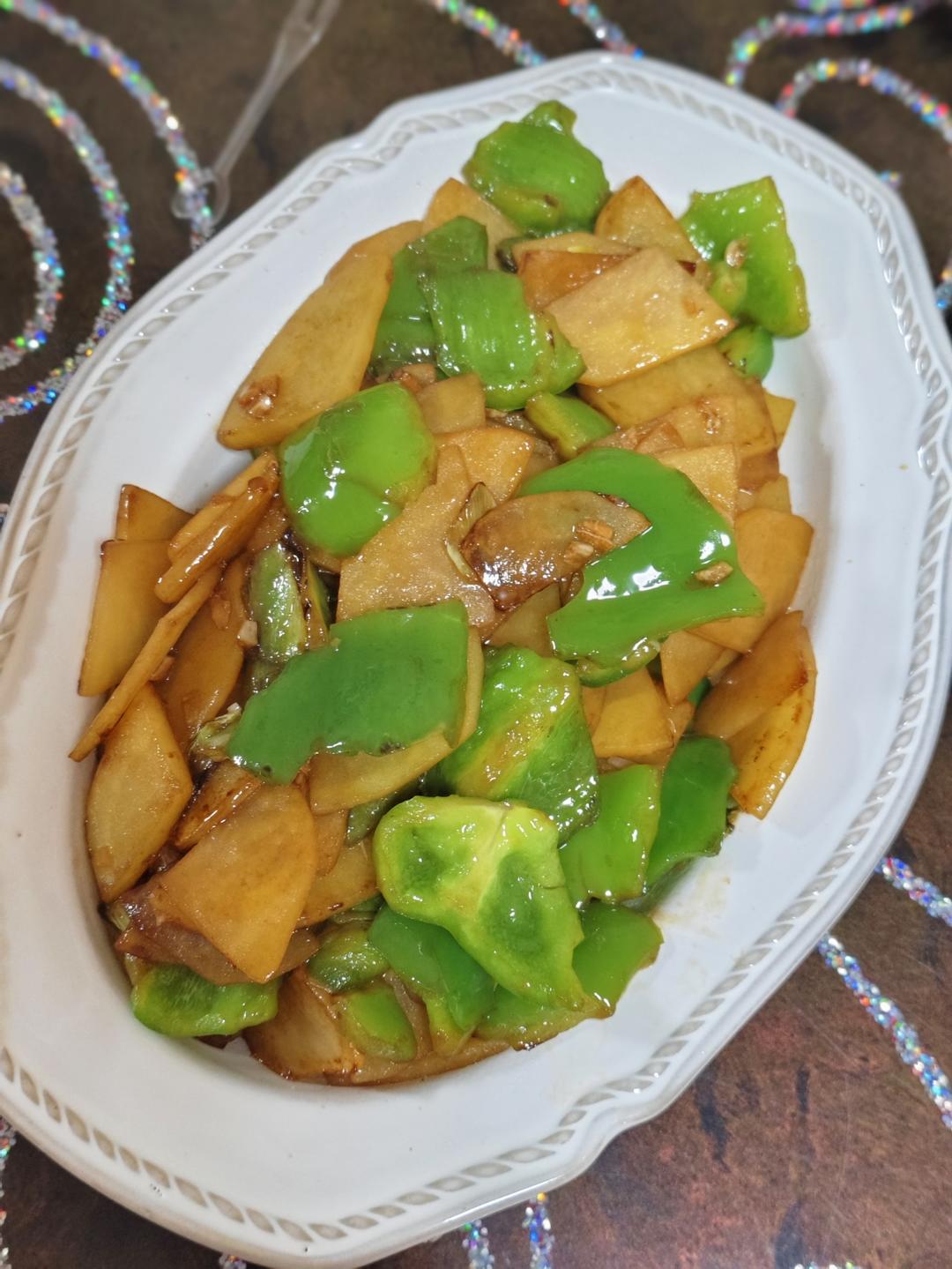 比肉都好吃的青椒炒土豆片😋简单又美味❗️