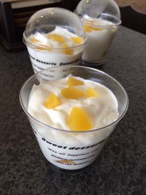 黄桃酸奶慕斯杯的做法 步骤9