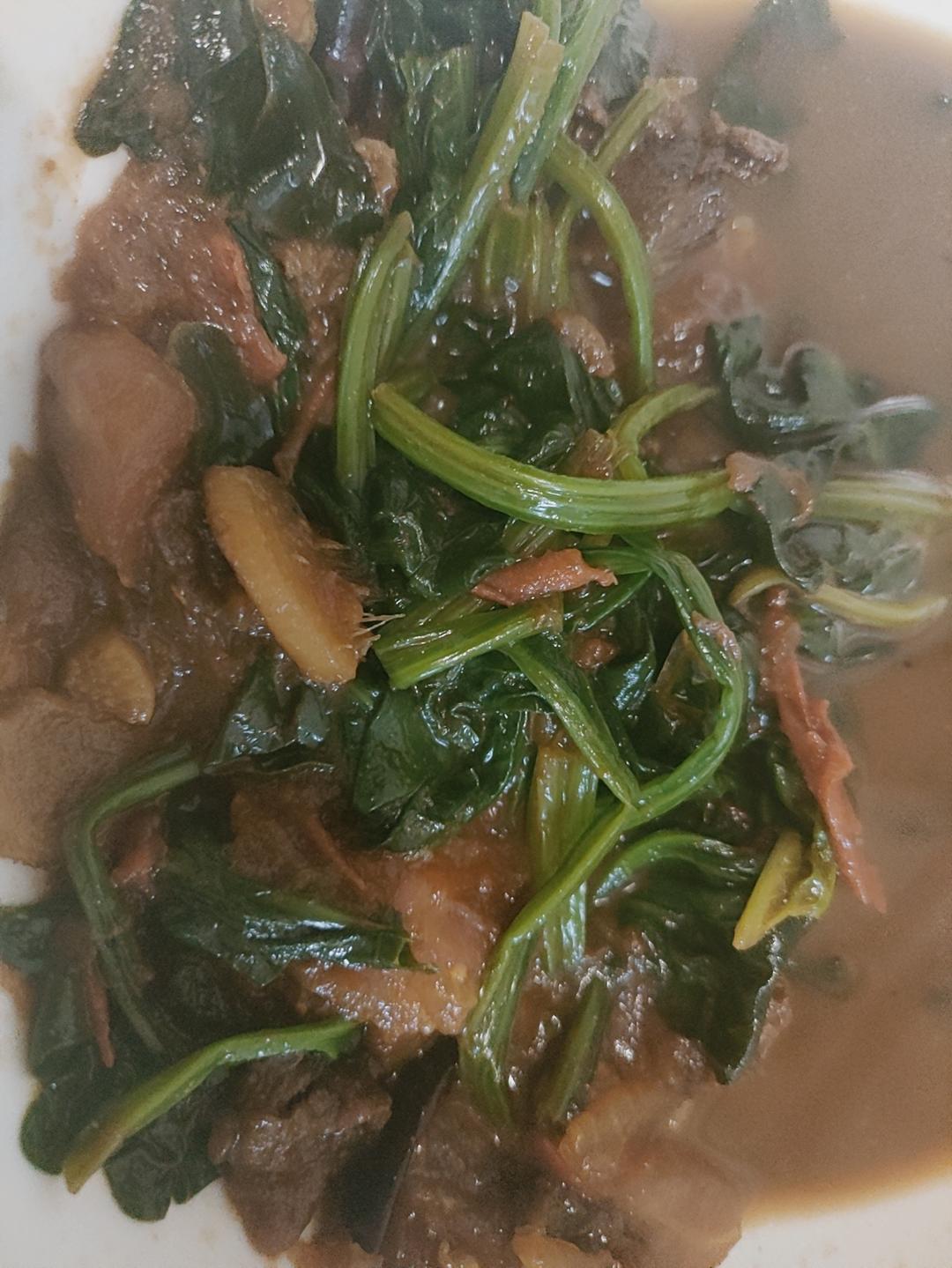 番茄炖牛肉