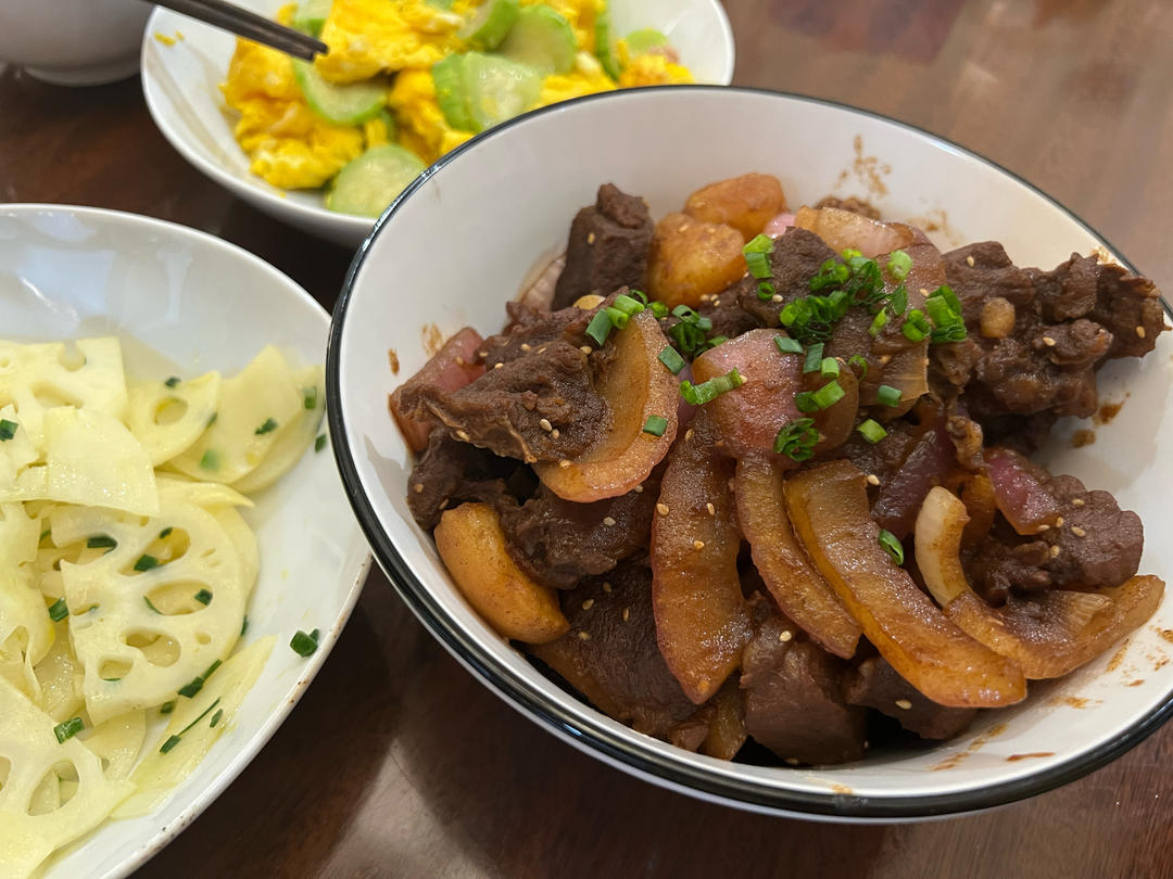巨下饭的洋葱土豆烧牛肉
