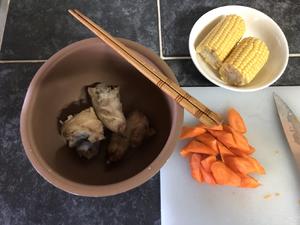 电饭锅煲猪脚汤的做法 步骤1