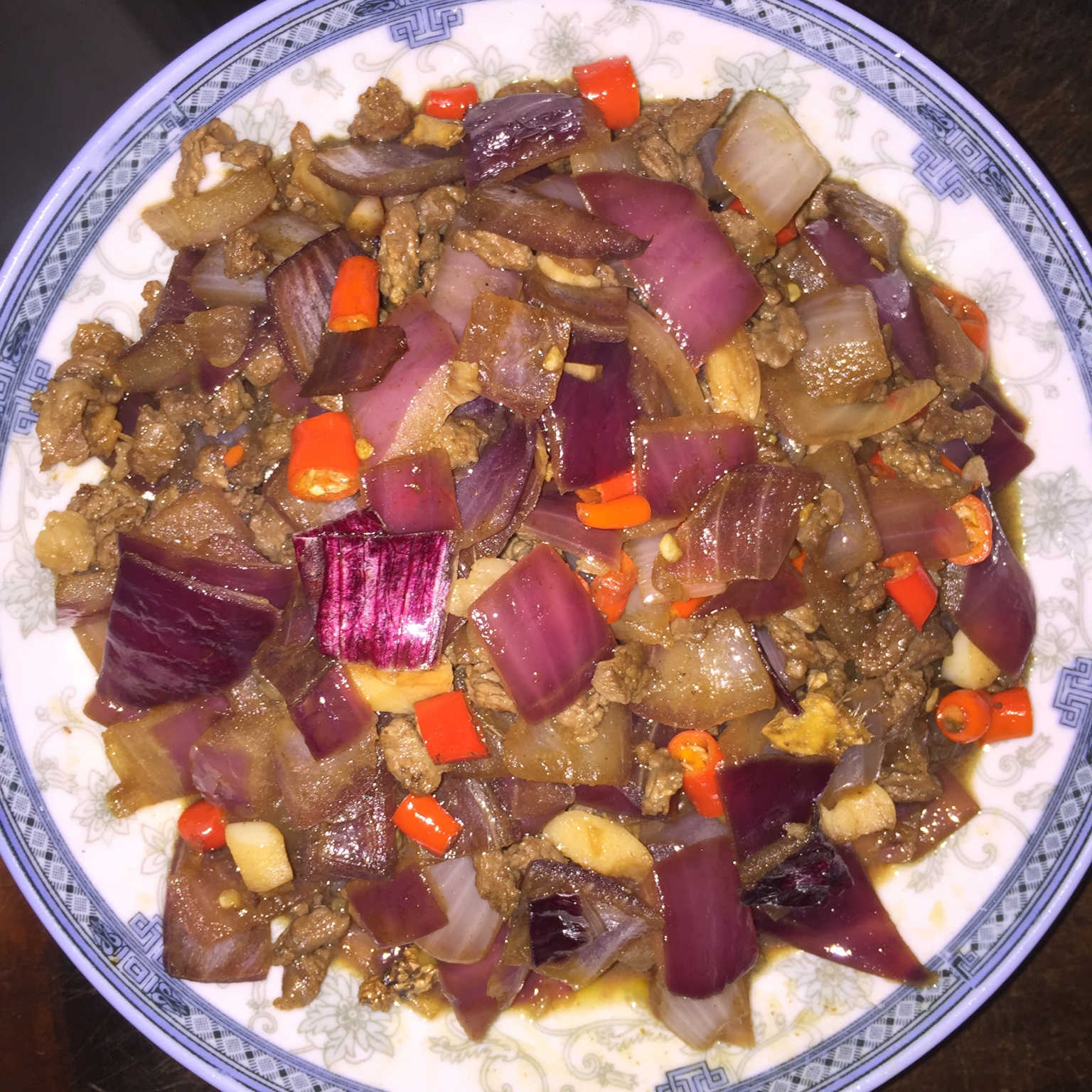 孜然洋葱炒牛肉粒