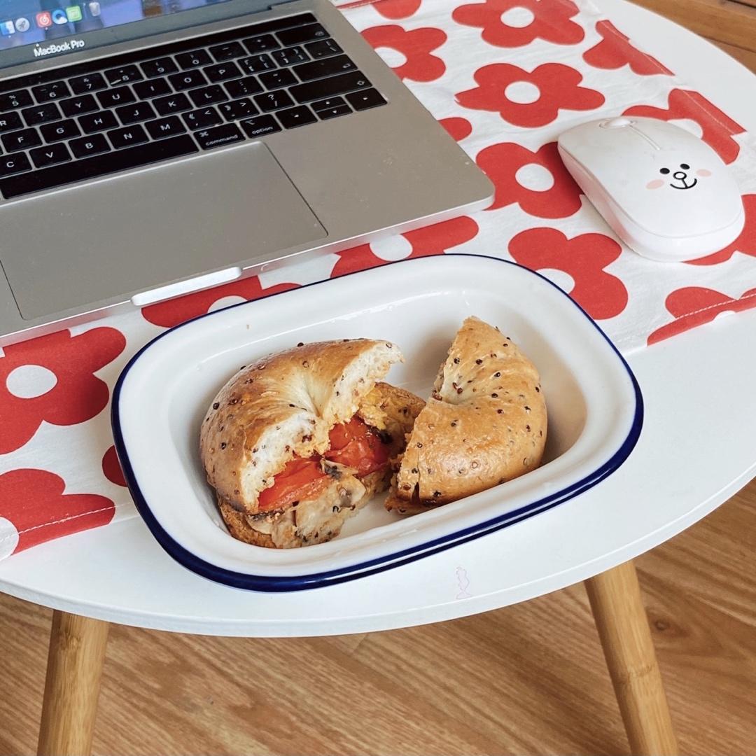 黑芝麻全麦贝果