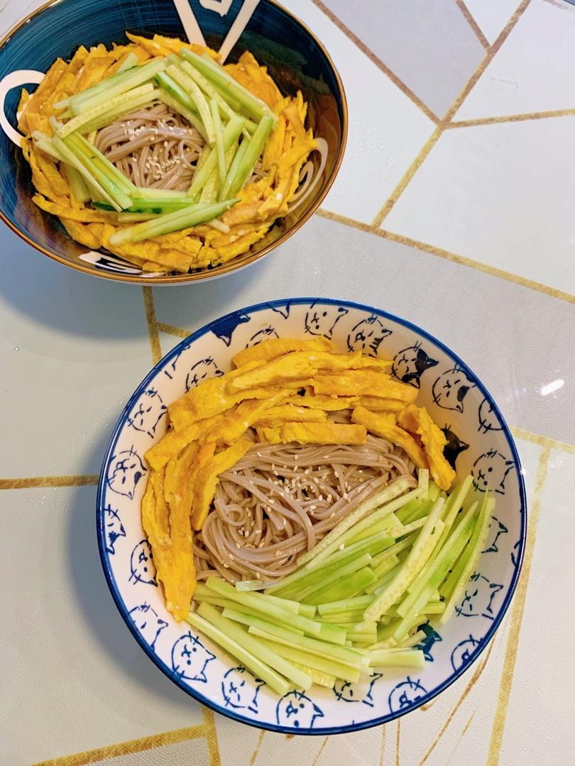 凉拌荞麦面