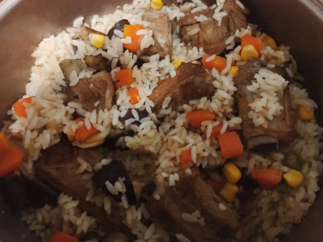 喷香排骨焖饭（爆好吃）