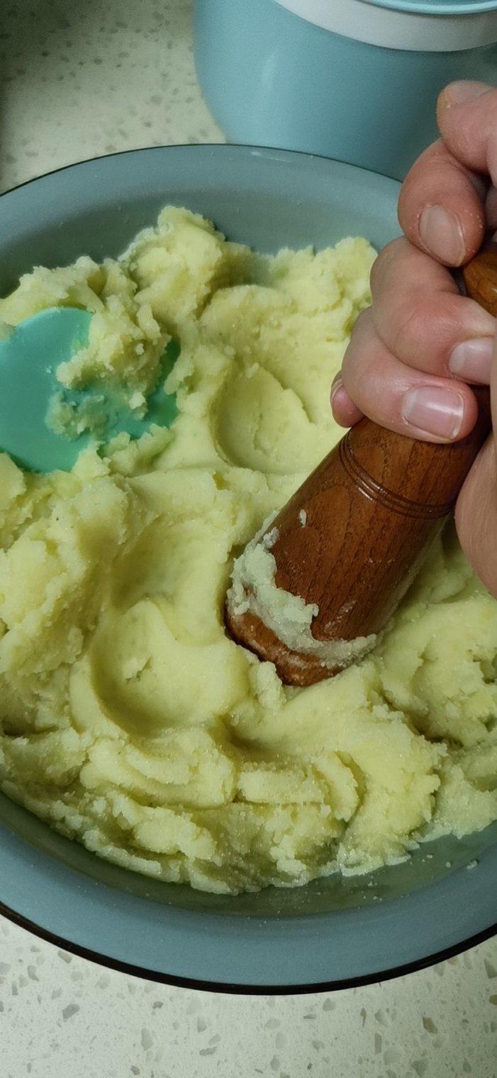 贵阳小吃—烙洋芋粑粑