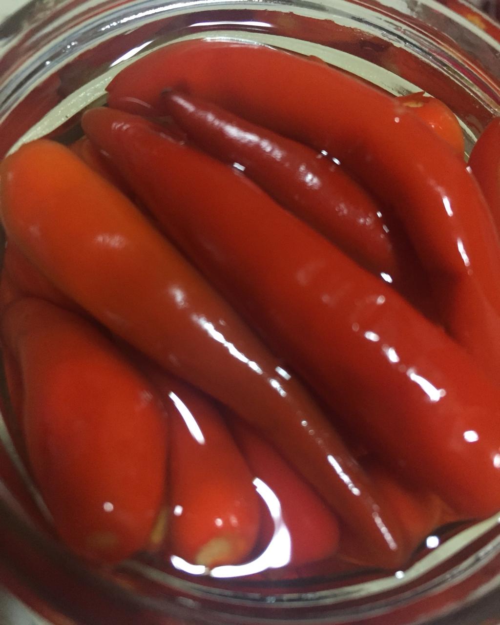 小吃货一枚做的自制泡椒(腌小米椒)