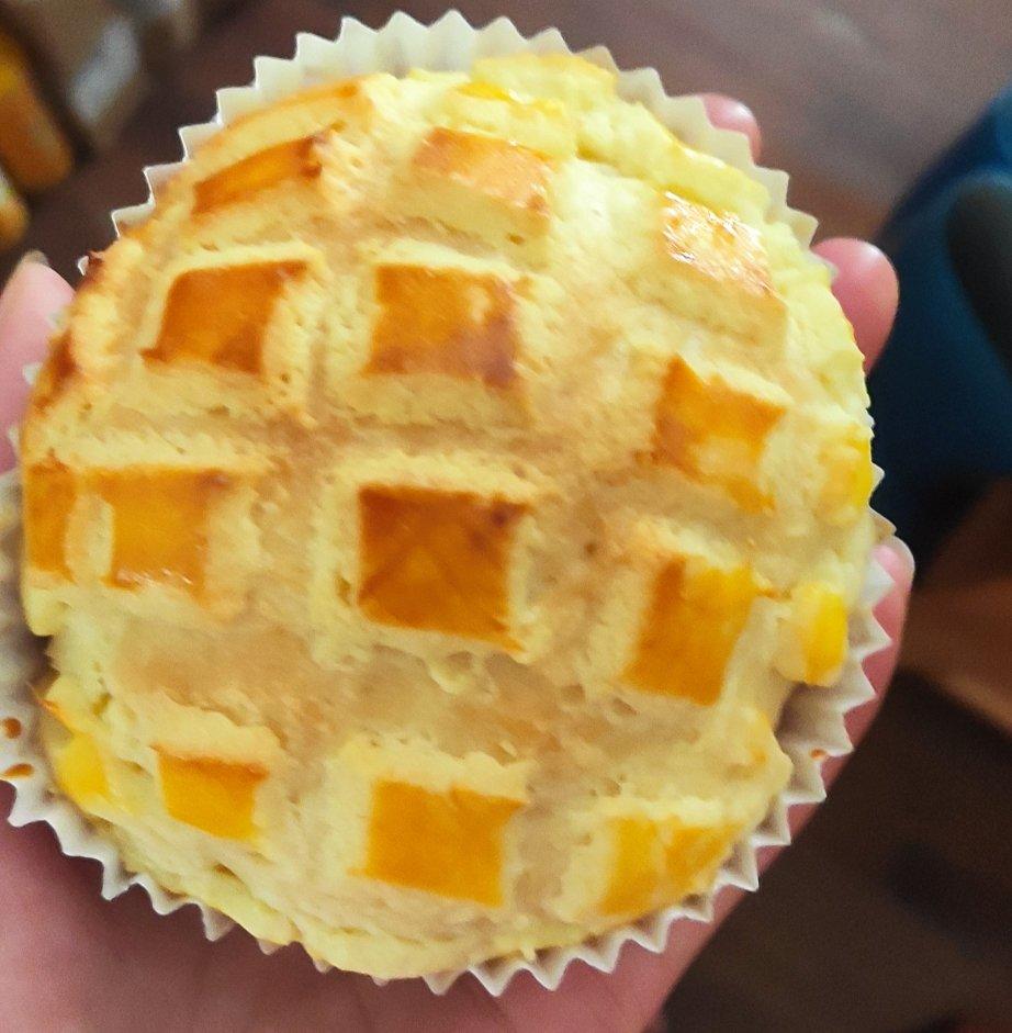 好吃到炸裂的港式菠萝包（附带制作酥皮的小视频）