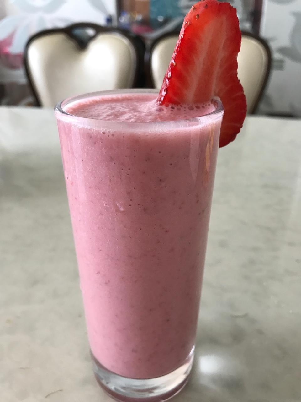 草莓奶昔