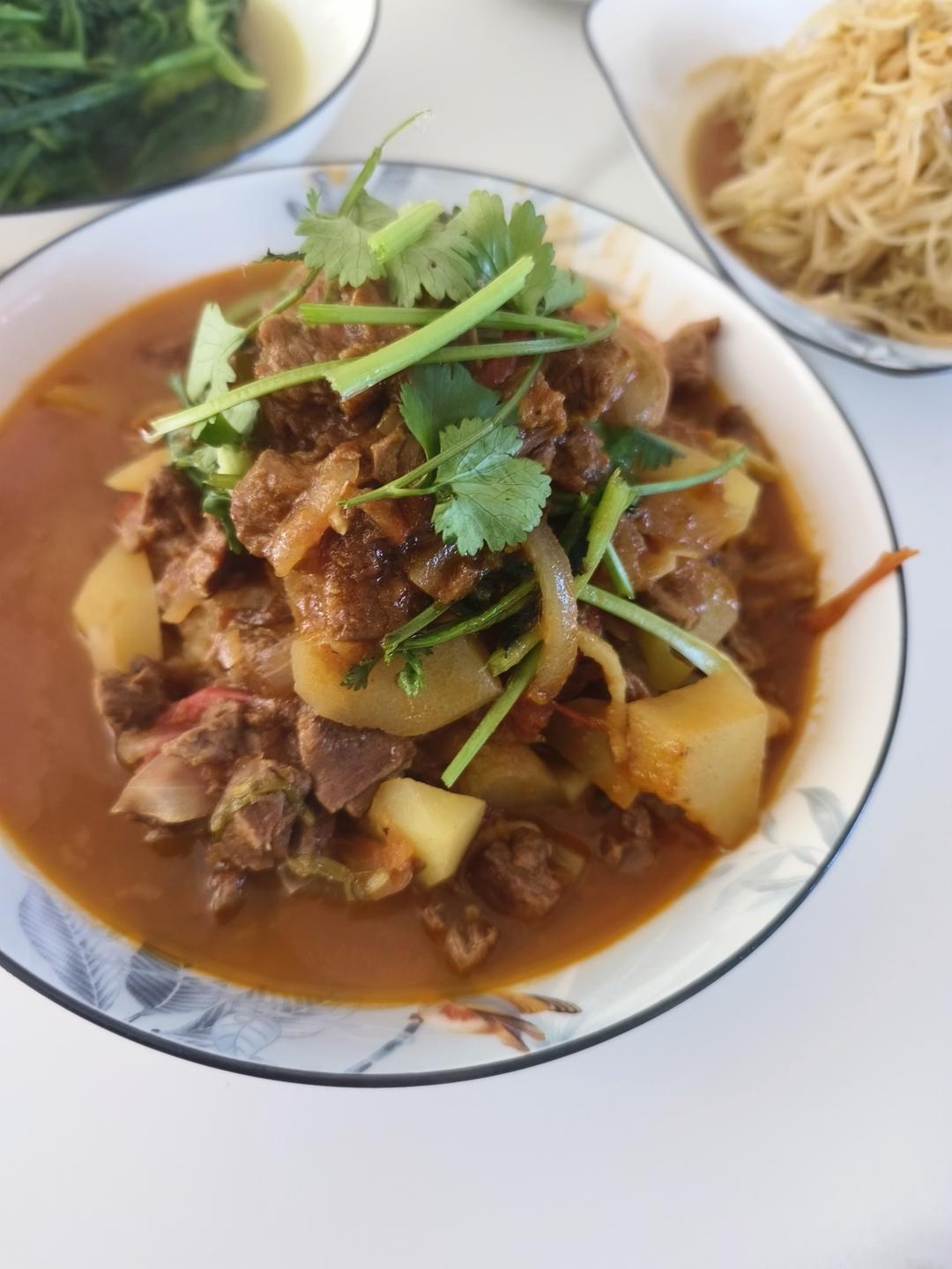 西红柿土豆洋葱炖雪花牛肉