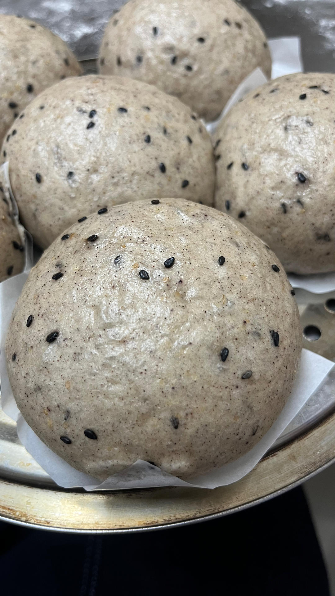 芝麻糊牛奶馒头，一口一个