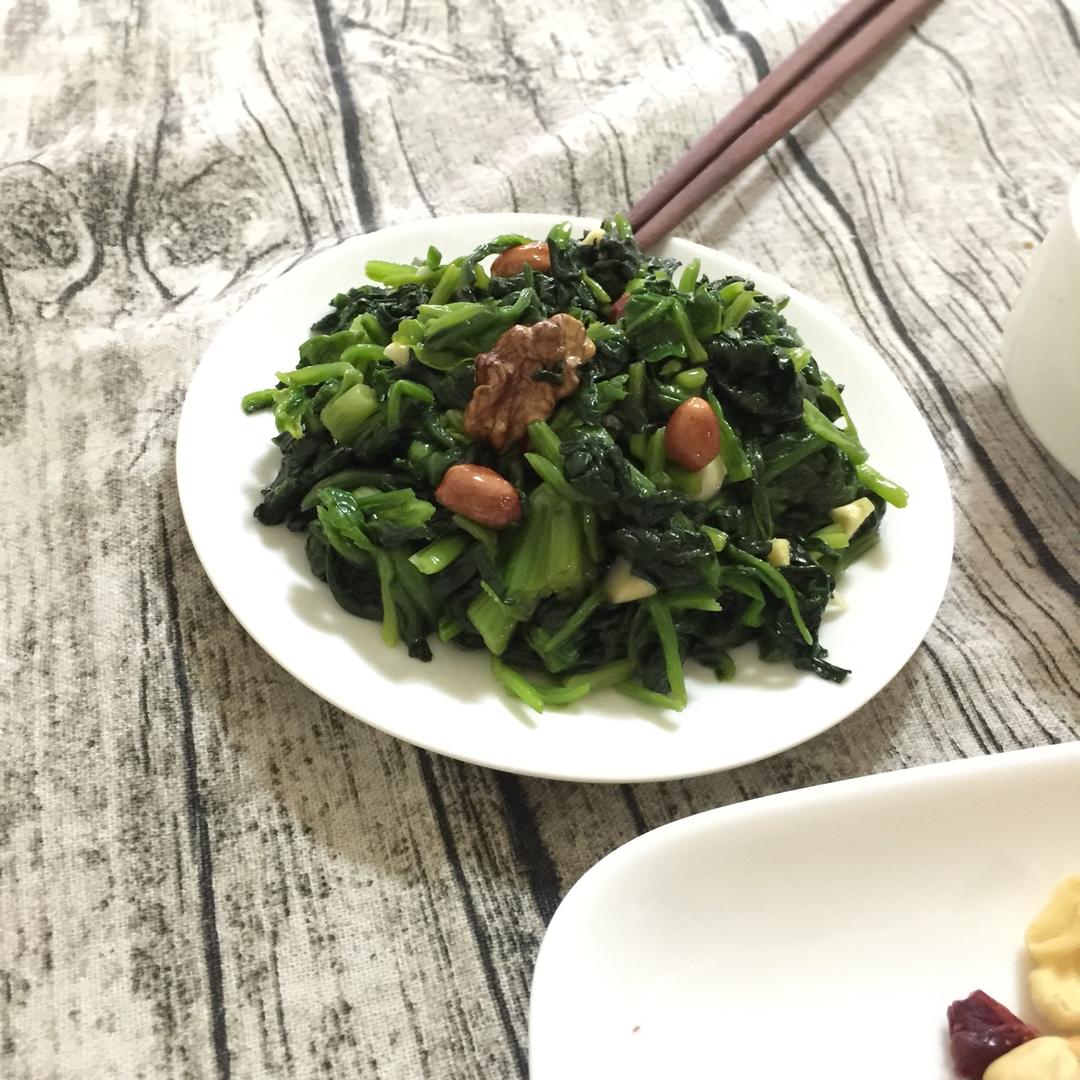 凉拌花生米菠菜