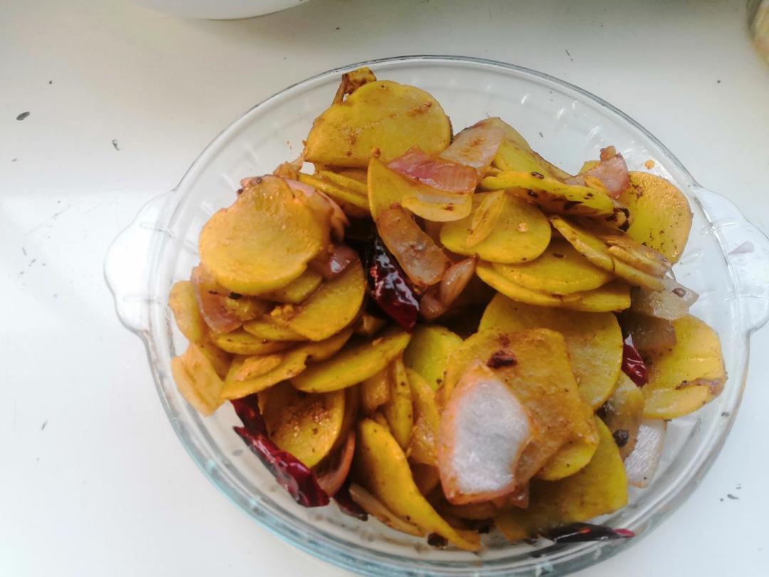 炒孜然洋葱土豆片