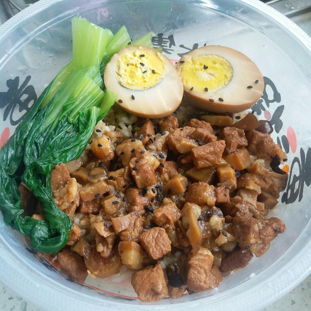 洋葱酥卤肉饭
