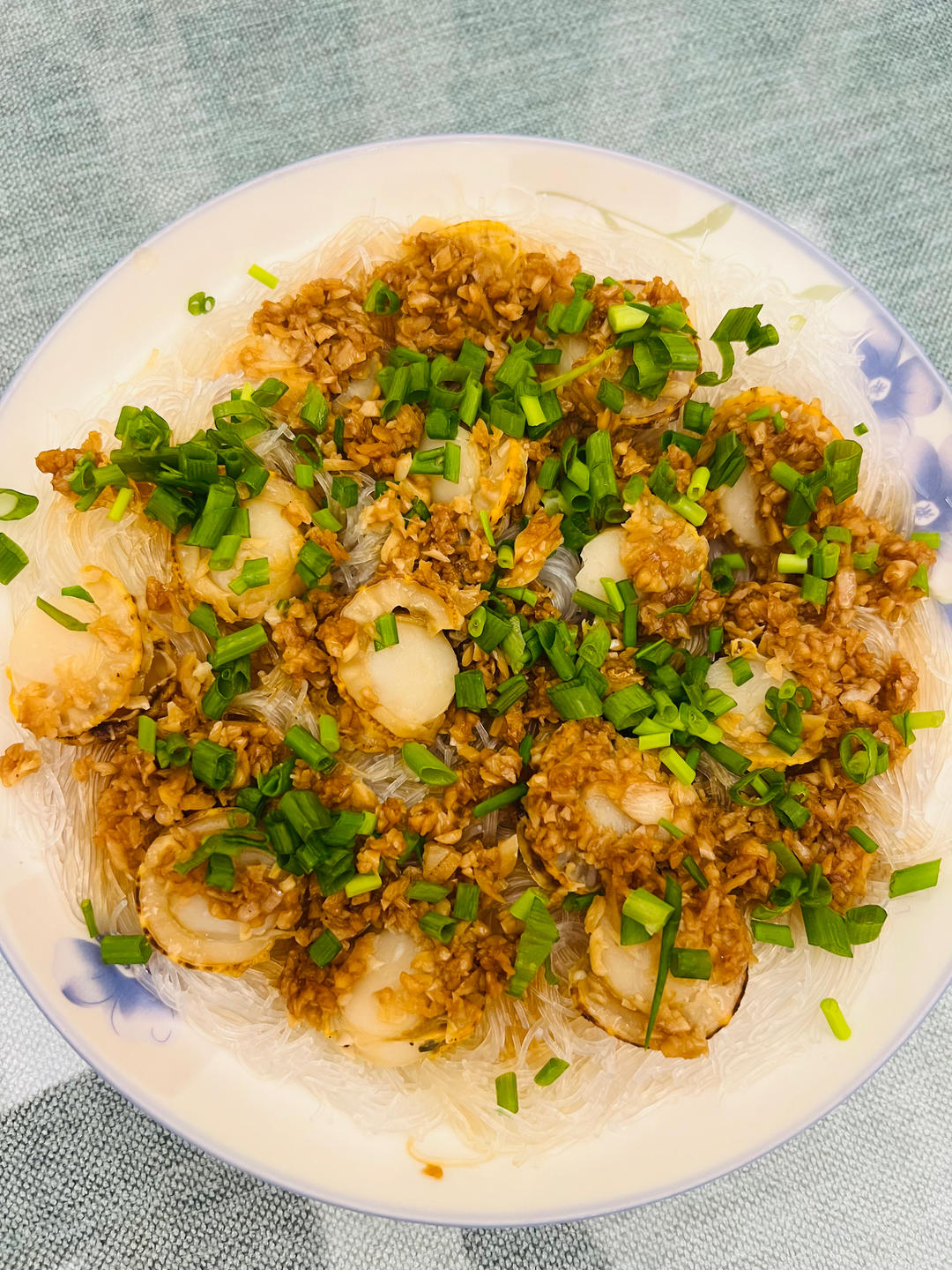 蒜蓉扇贝肉蒸粉丝