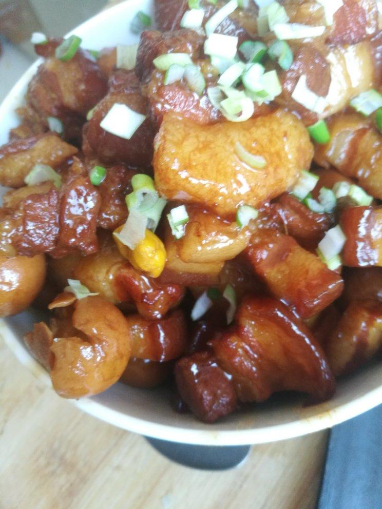 加了鹌鹑蛋后，这盘红烧肉，美味的逆天啦——鹌鹑蛋烧肉（孔瑶食谱）