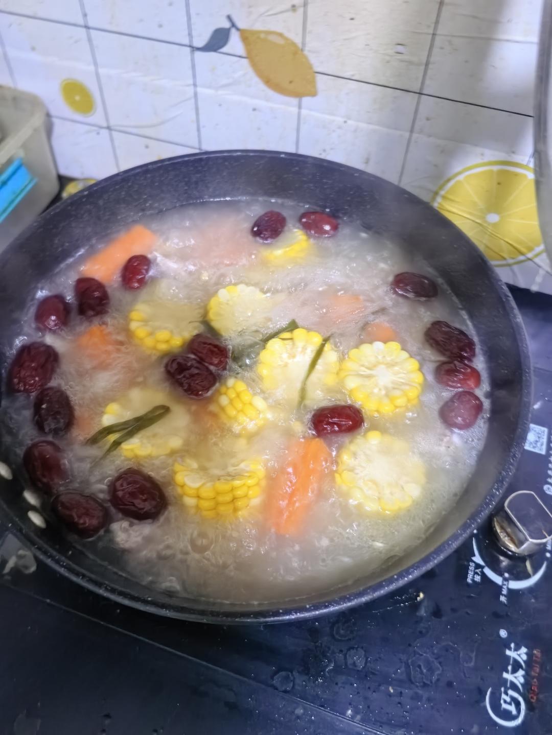 连吃三碗的玉米山药排骨汤