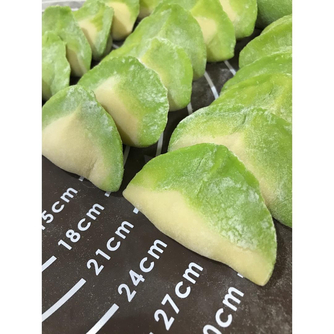 翡翠白玉白菜饺子详细版（附翡翠白玉白菜饺子包法，翡翠白玉饺子皮两种制法，面包机和面，翡翠白玉烧卖，各种馅料搭配）