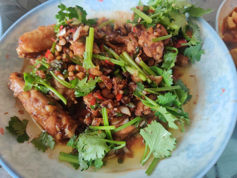 不要再可乐鸡翅了，求求你试试蒜香鸡翅吧，香味捅破天花板！