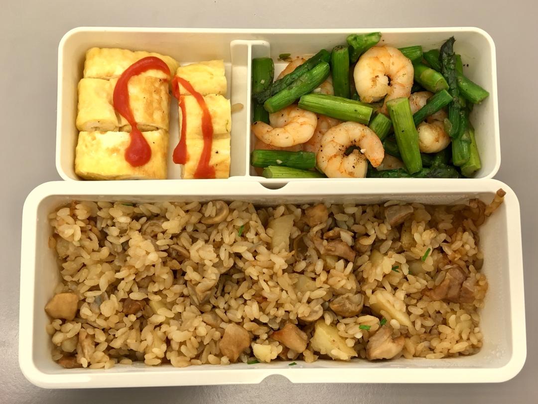 【香菇鸡肉焖饭】