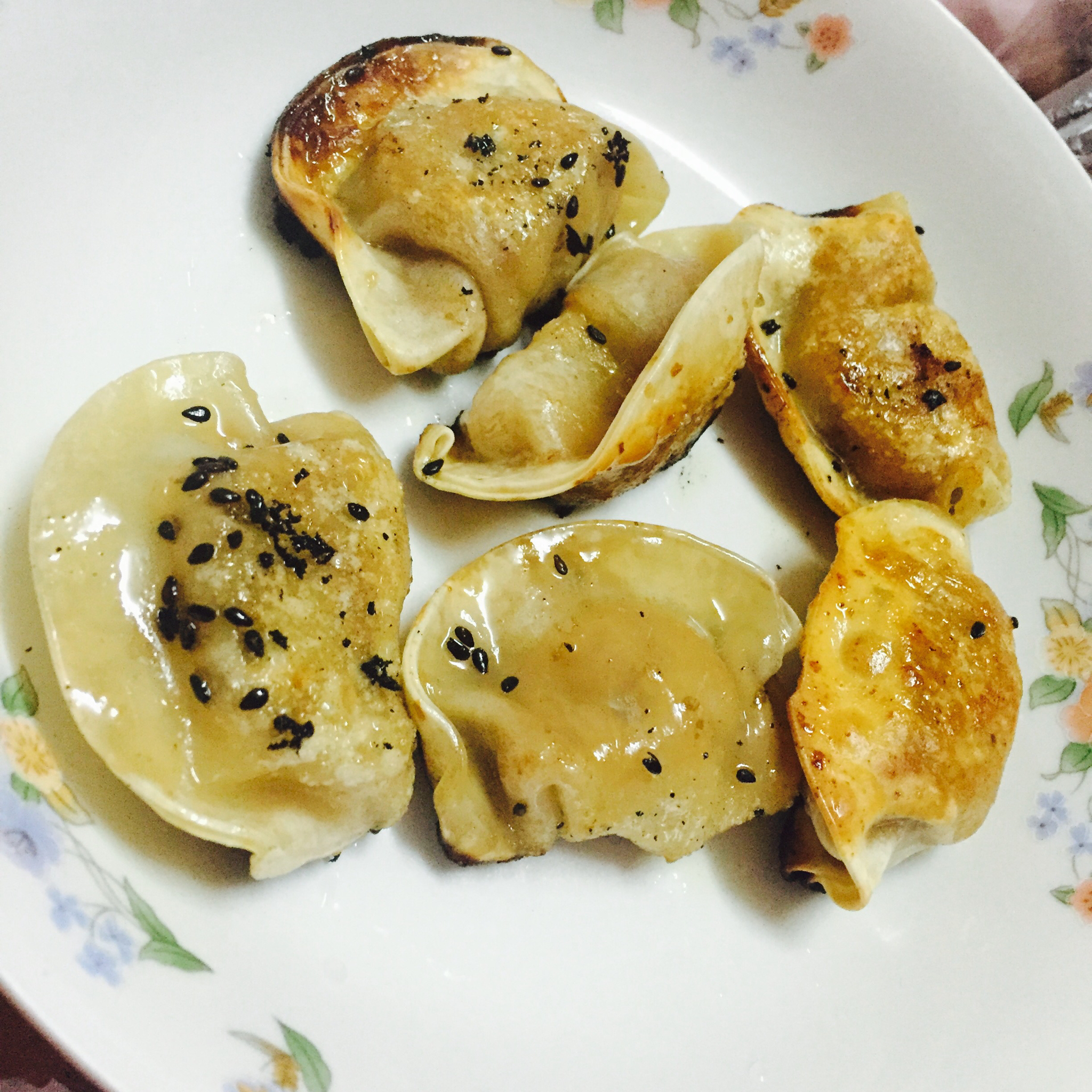 速冻水饺吃腻了吗~变锅贴吧(๑´ڡ`๑)