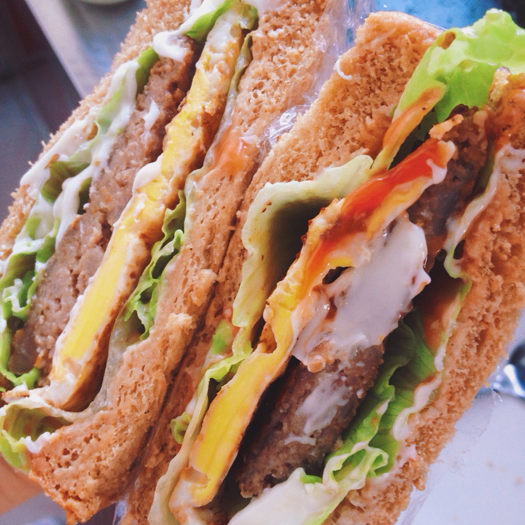 如何做超厚的沼三明治~详细tip！牛油果鸡蛋午餐肉三明治~