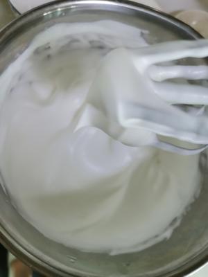 香醇浓郁的奶茶戚风（消耗三花淡奶）的做法 步骤6