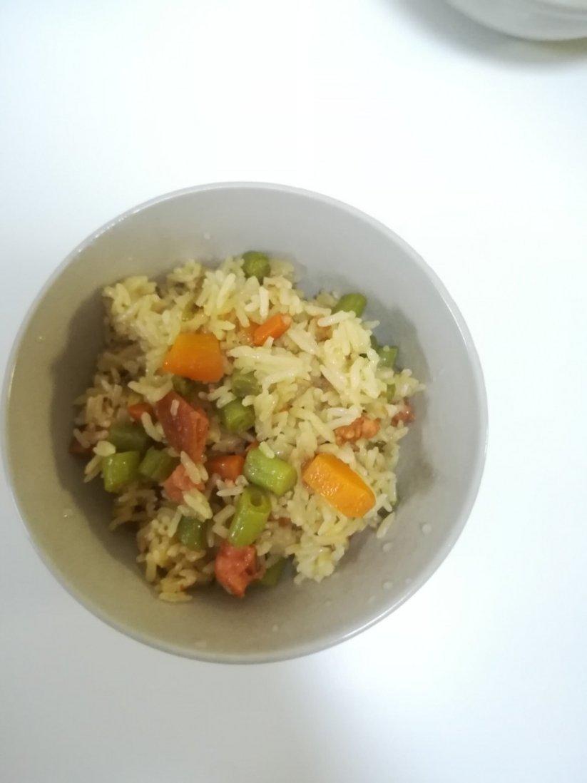 胡萝卜豆角焖饭(电饭锅菜谱)