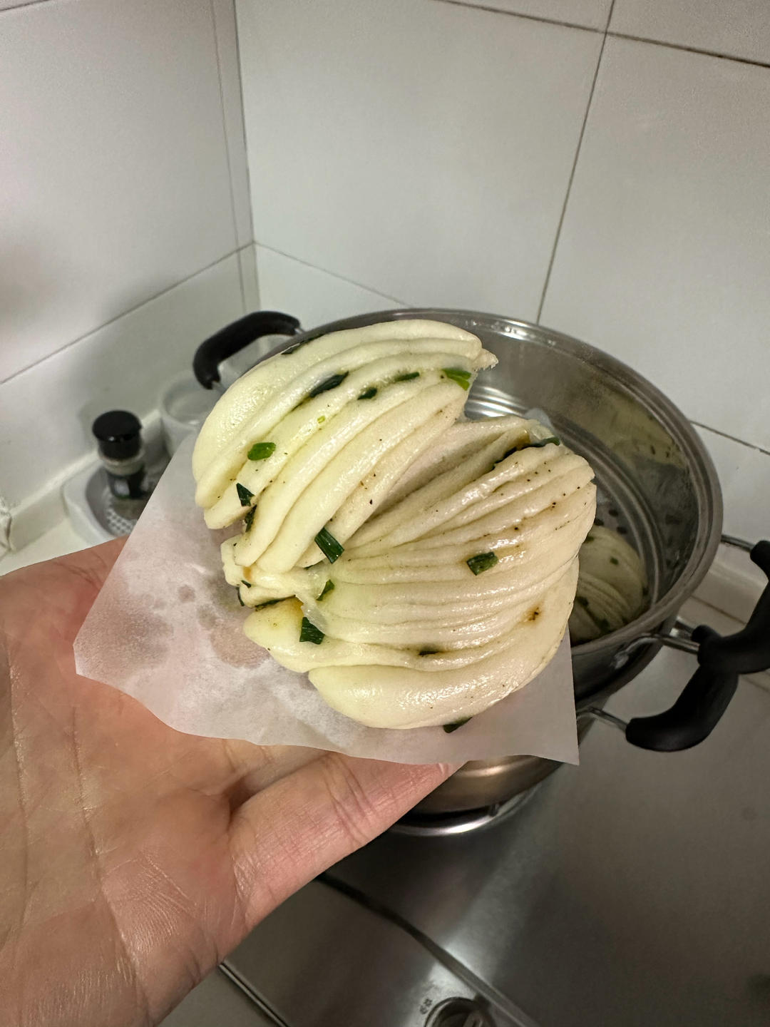 葱油花卷，一根筷子卷出漂亮的造型