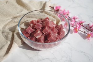 彩椒牛肉粒～减肥也要好好吃肉的做法 步骤1