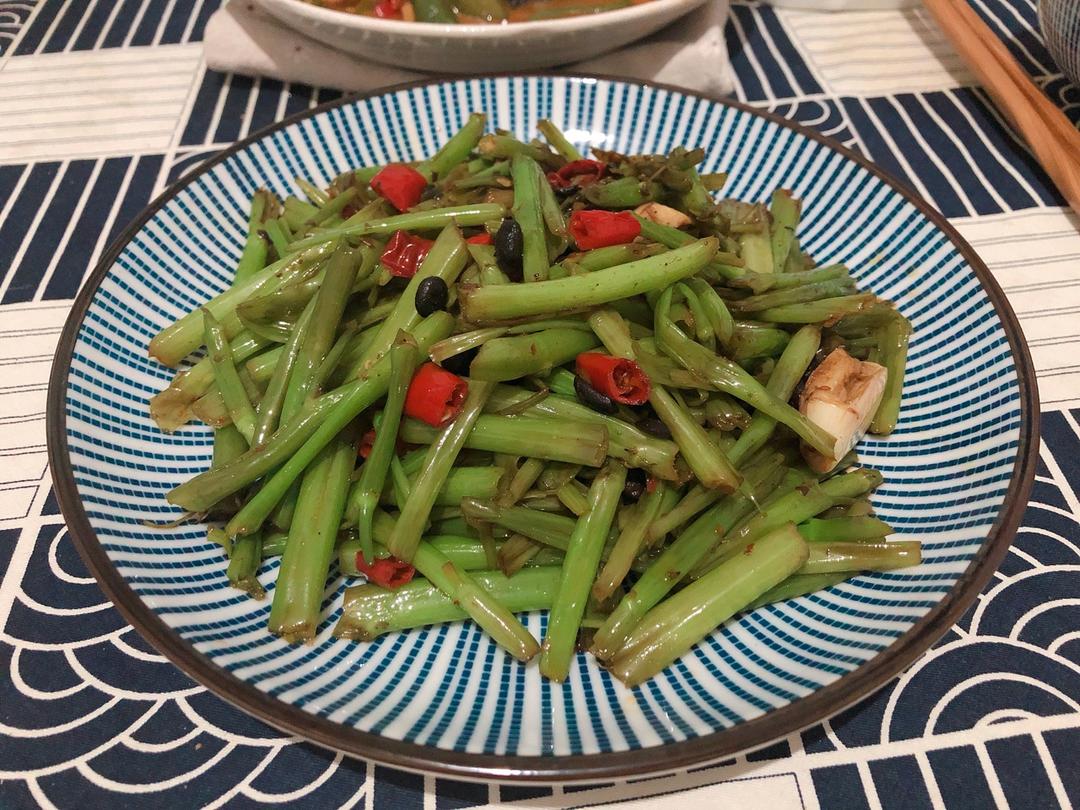 清炒空心菜梗
