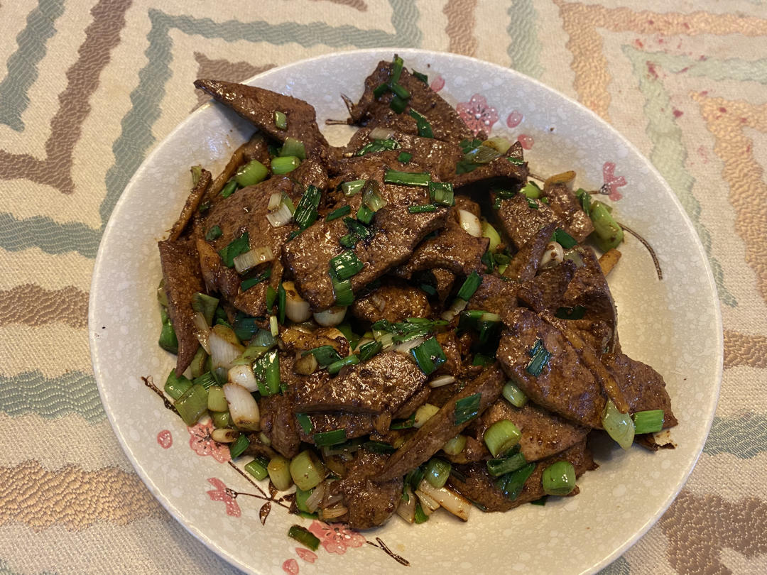 厨师长教你：“小炒猪肝”的家常做法，味道干香很赞，先收藏起来