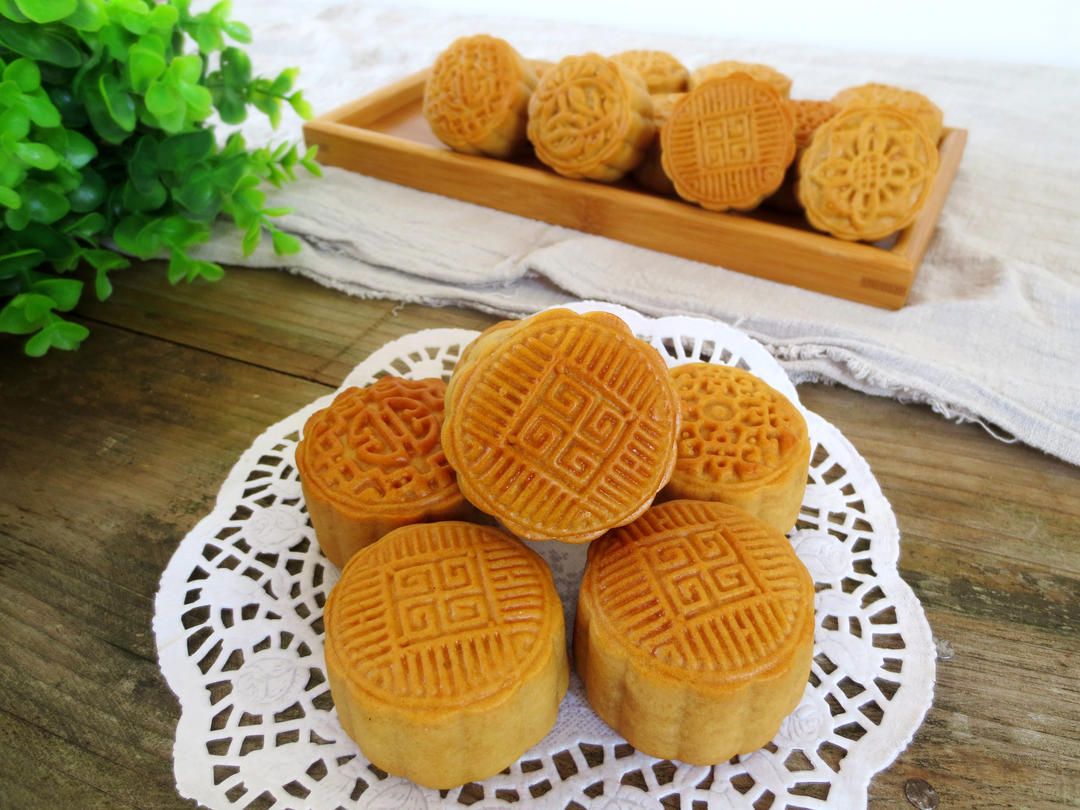 椰蓉蔓越莓月饼 椰蓉蔓越莓月饼