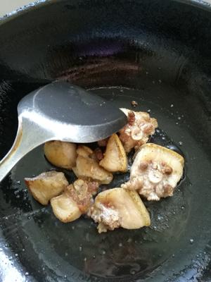 绝美味的花生莲藕猪尾汤的做法 步骤1