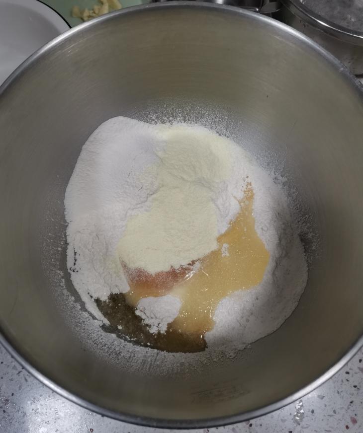 纯奶手撕吐司的做法 步骤1