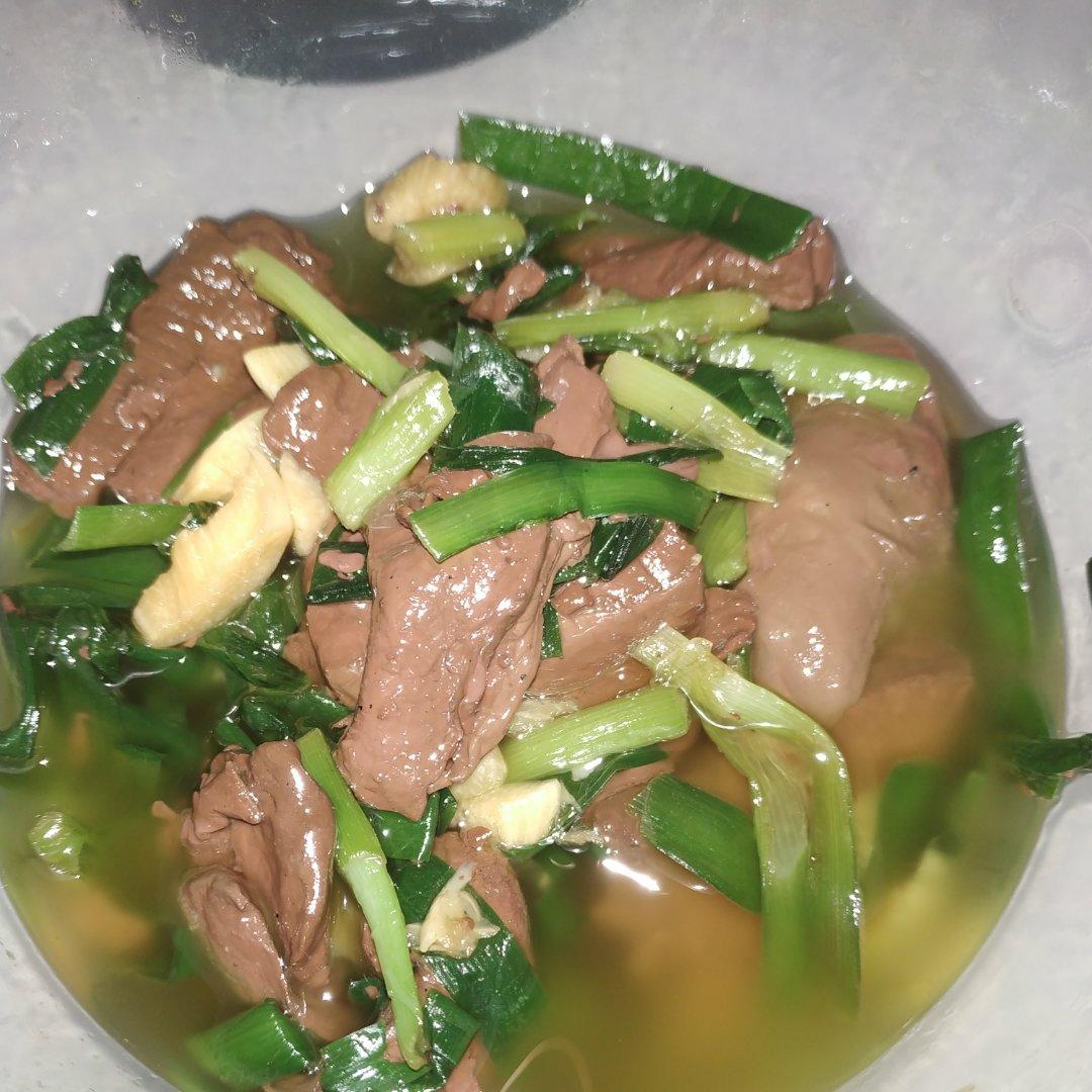 韭菜炒鸭血