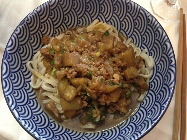 茄子青椒肉酱面