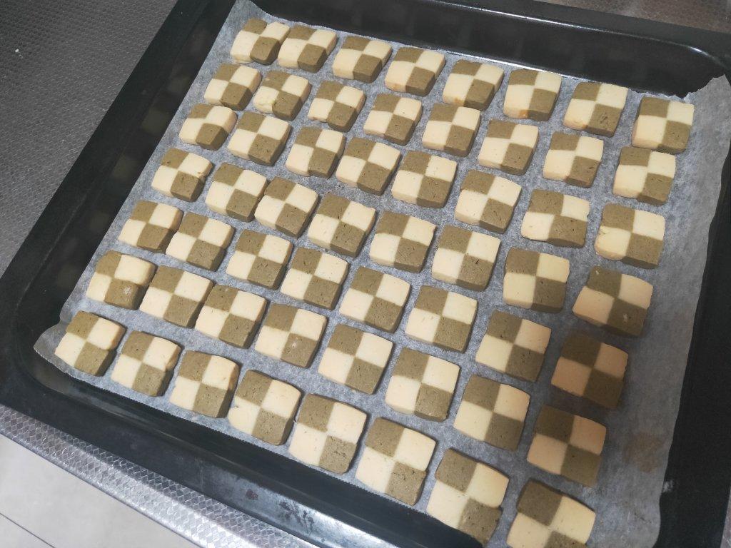 双色小棋格饼干