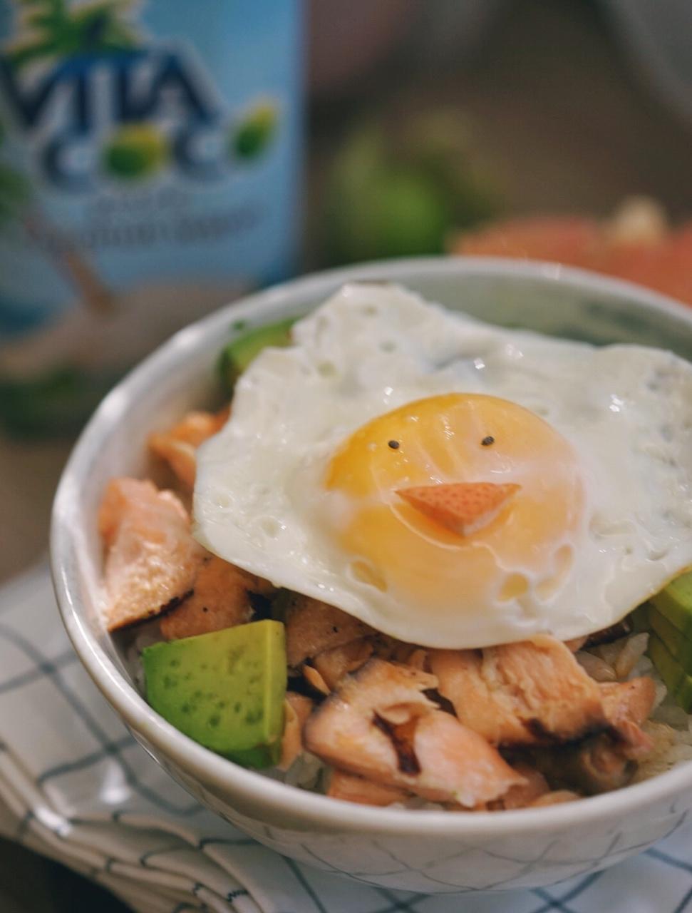 三文鱼牛油果拌饭