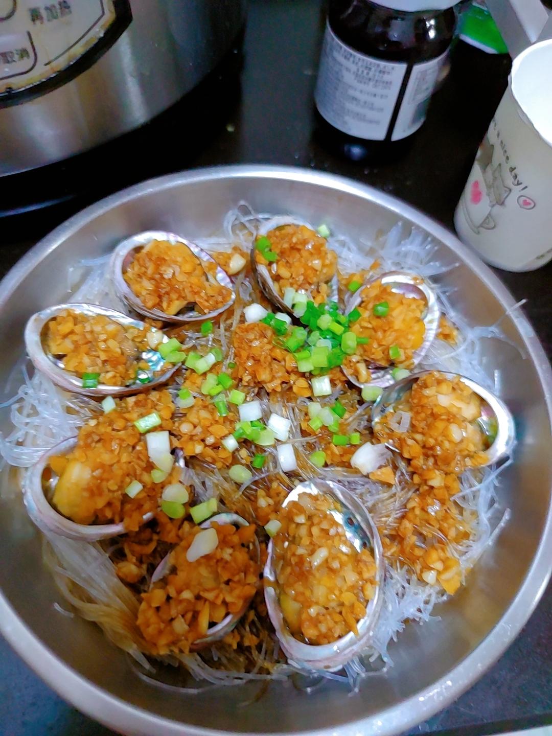 蒜蓉粉丝蒸鲍鱼