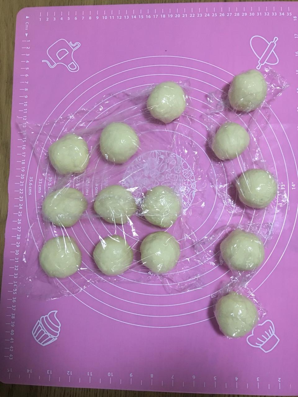 白胖子奶黄包