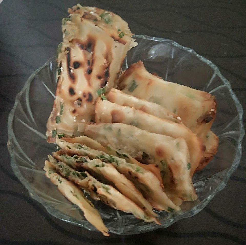 馄饨皮小野葱油饼