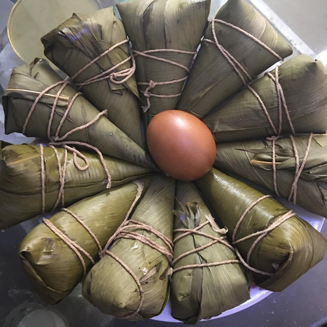 豆沙包的陷做的端午粽子小圆锥一口棕