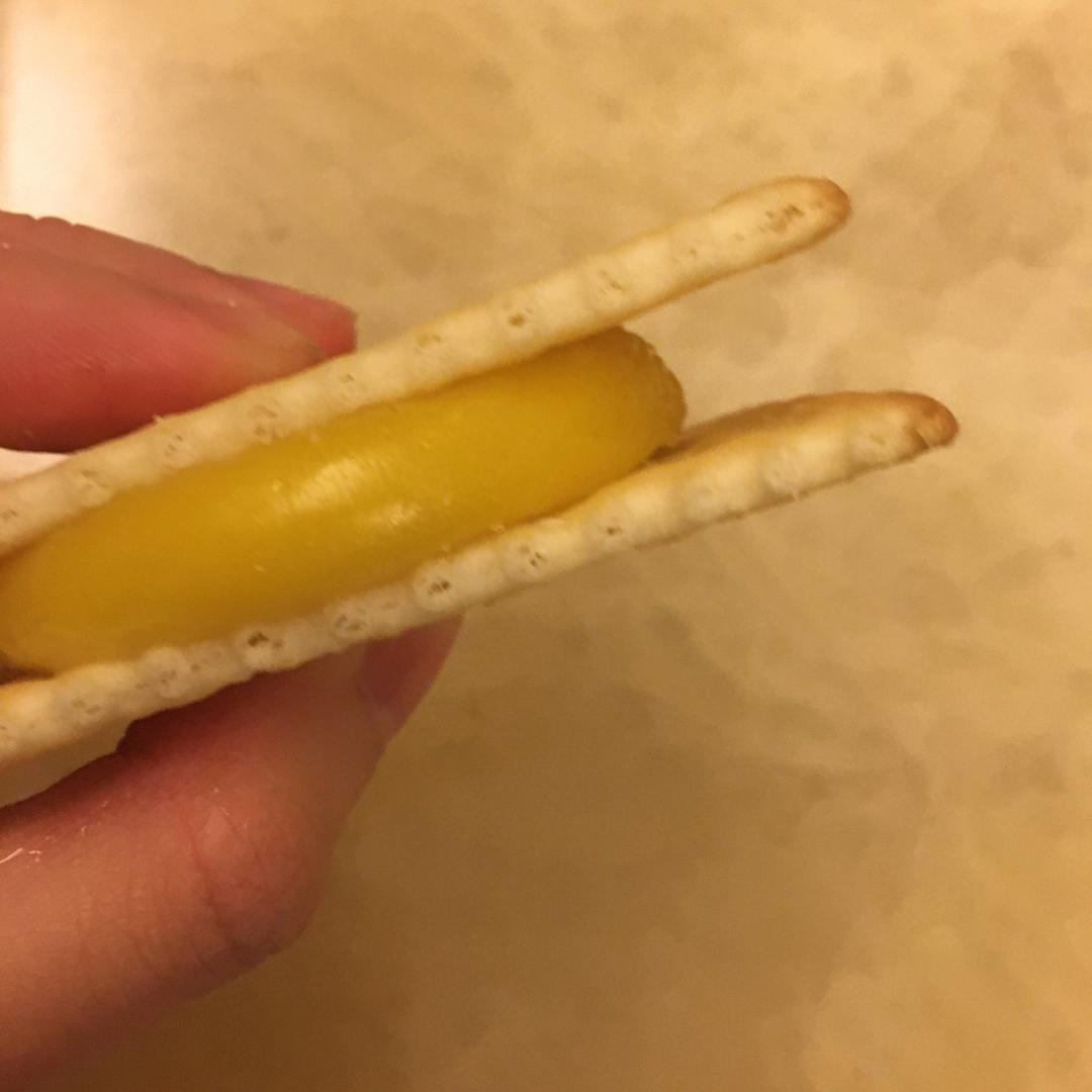 饼干夹汤圆