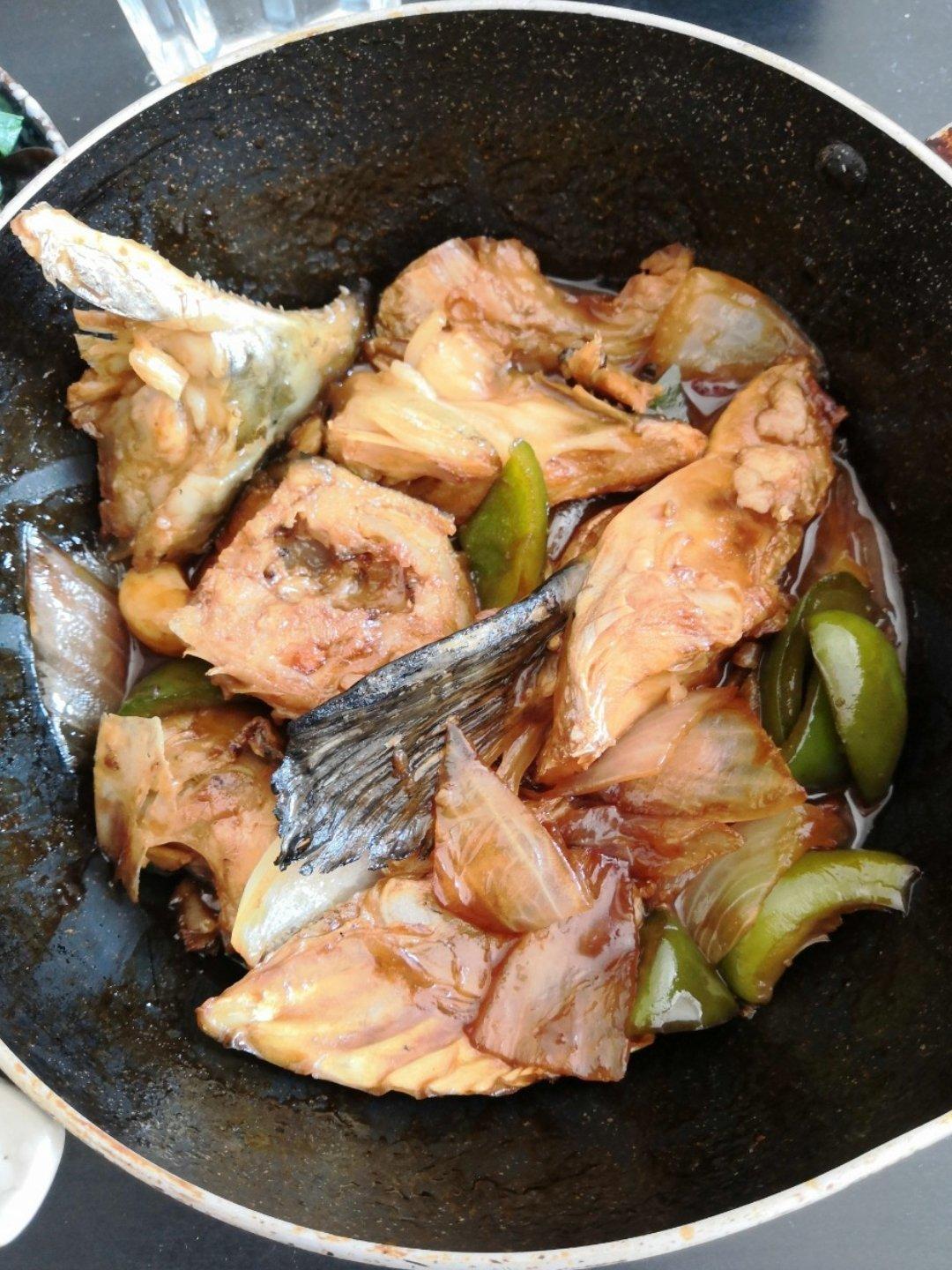 这么做《中餐厅》里的砂锅鱼头煲，超简单！